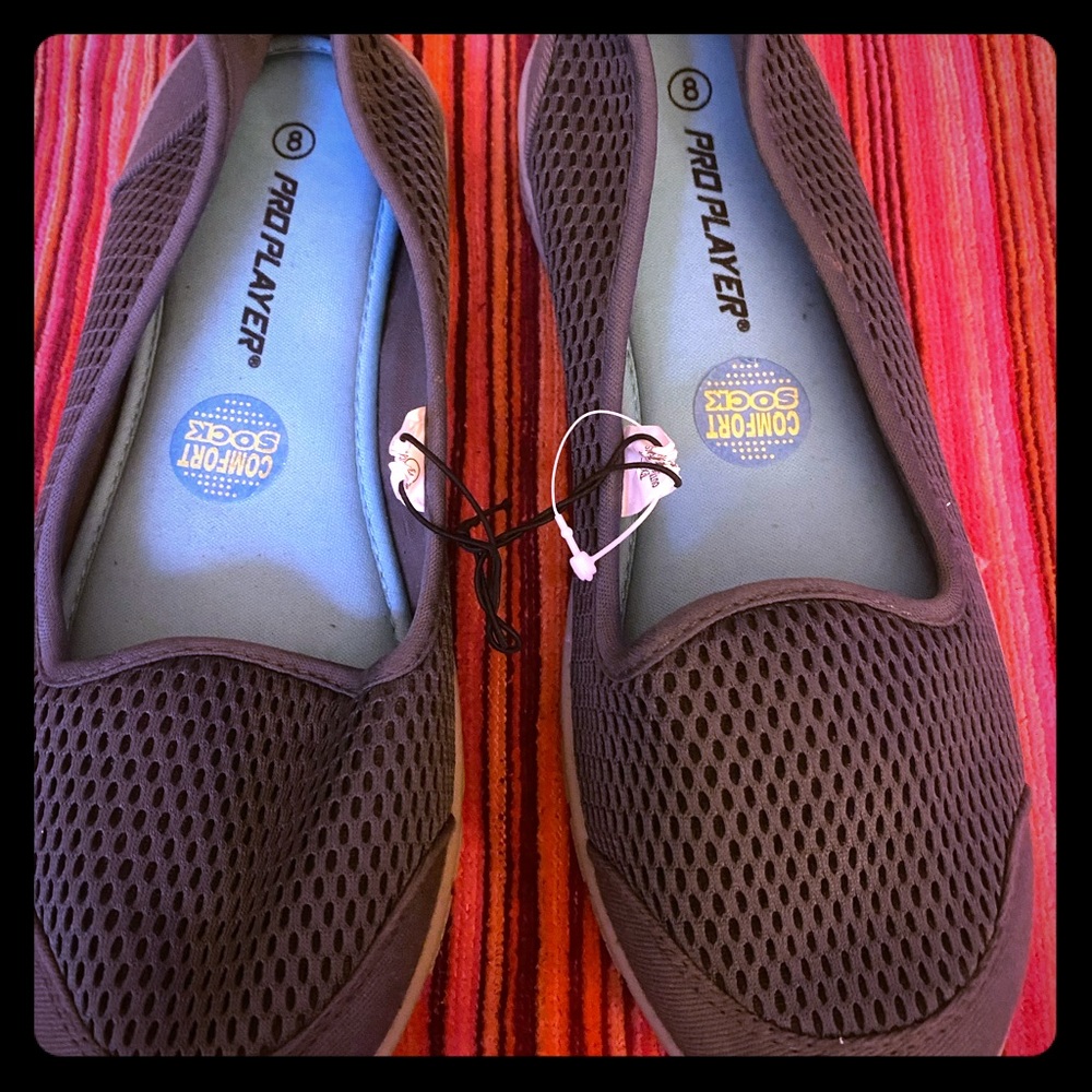 Ladies Proplayer casual shoes.